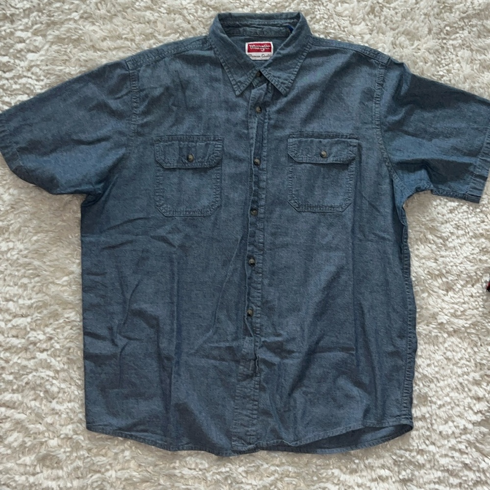 🌷 Wrangler Short Sleeve Button Down - Picture 3 of 6